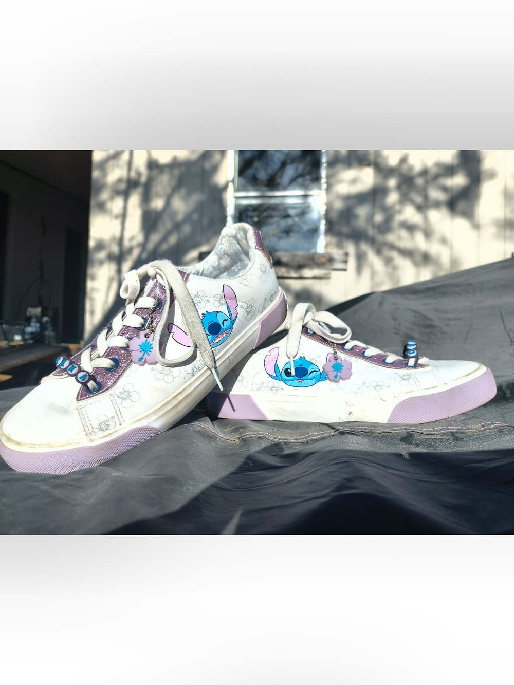 Disney White & Lavender Stitch Low-Top Athletic Sneakers